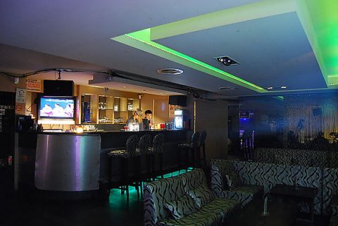 Q9 Lounge Bar - All You Can Drink